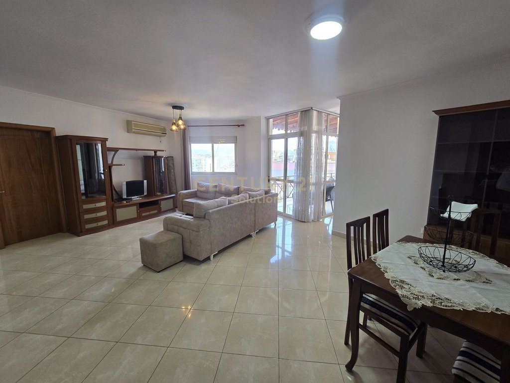JEPET ME QIRA APARTAMENT 2+1  PRANE GJIMANZIT SAMI FRASHERI!