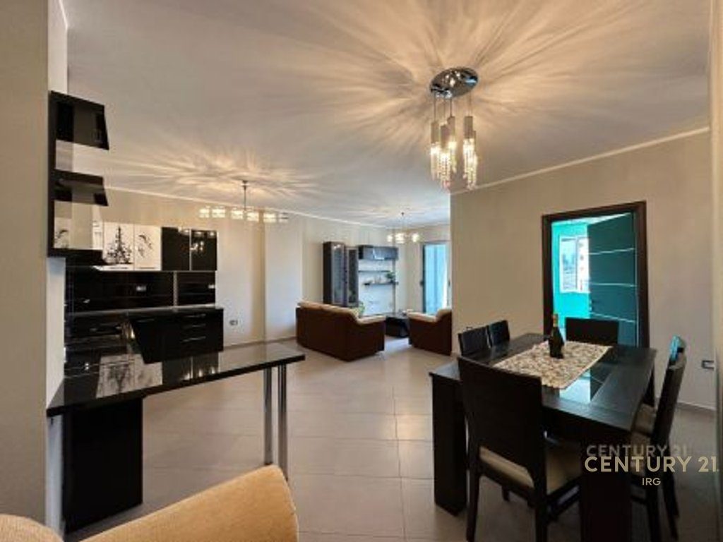 Apartament 2+1 per Qira prane Marinaj Hotel, Unaza e Re!