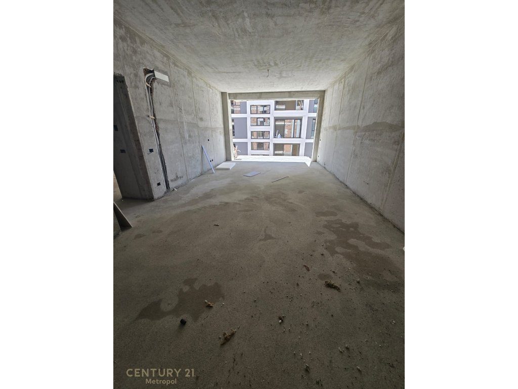 Apartament 2+1+2 Për Shitje në Kopshti Botanik Zoologjik, Tiranë