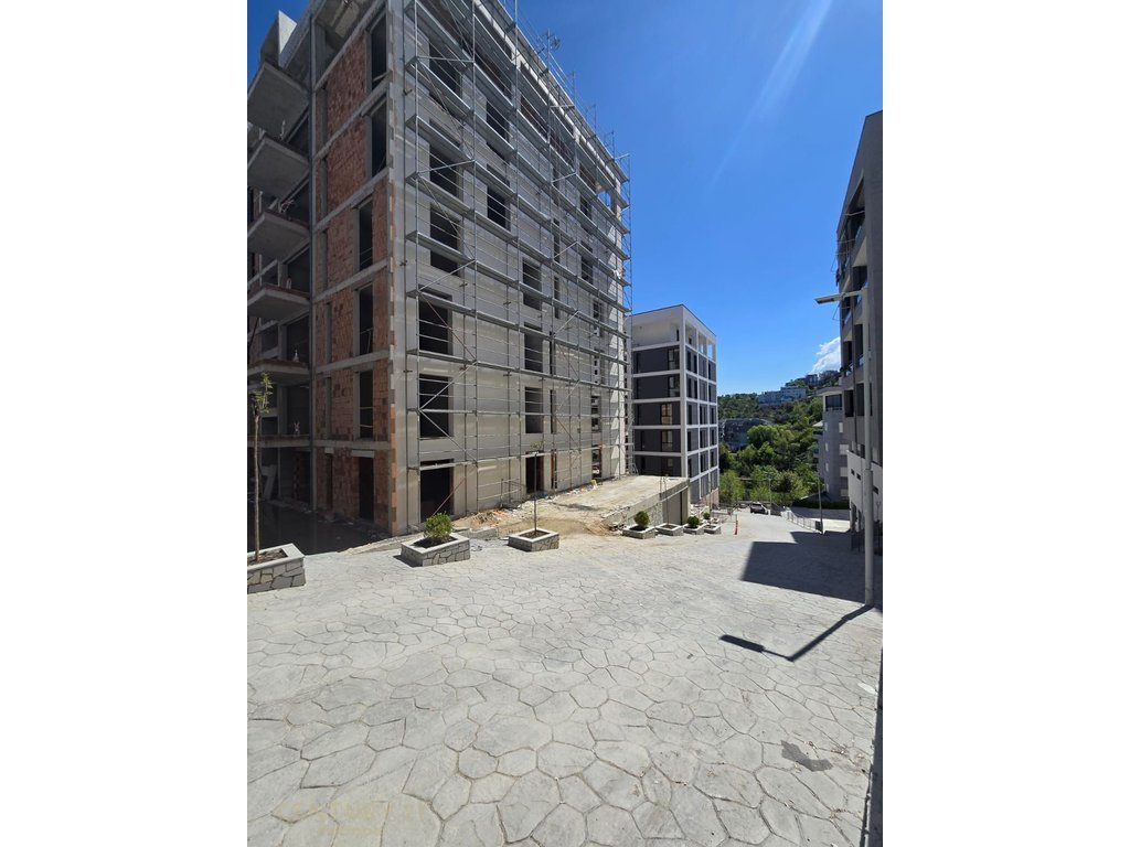 Apartament 2+1+2 Për Shitje në Kopshti Botanik Zoologjik, Tiranë