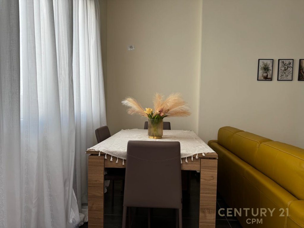 SHESIM APARTAMENT 1+1 TEK GJIRI I LALZIT!