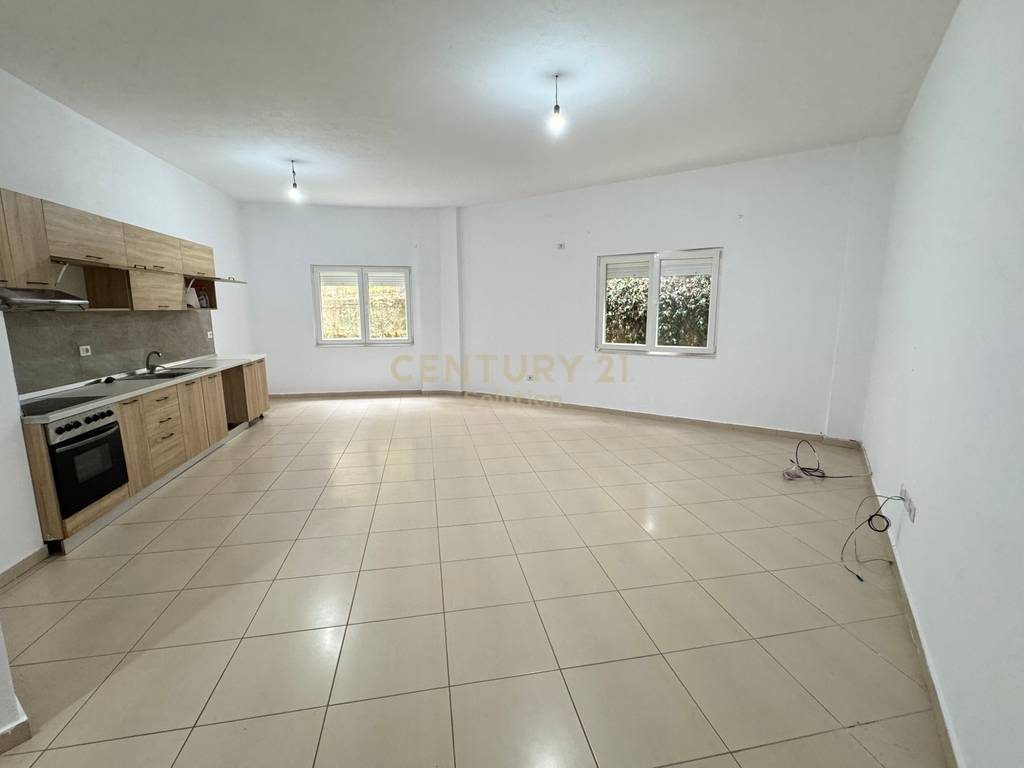 APARTAMENT 2+1+2 PER QIRA TEK LIQENI I THATE !