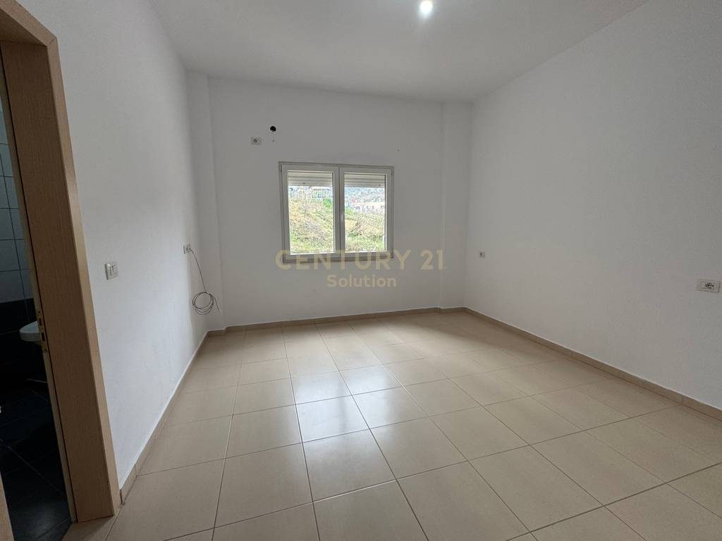 APARTAMENT 2+1+2 PER QIRA TEK LIQENI I THATE !
