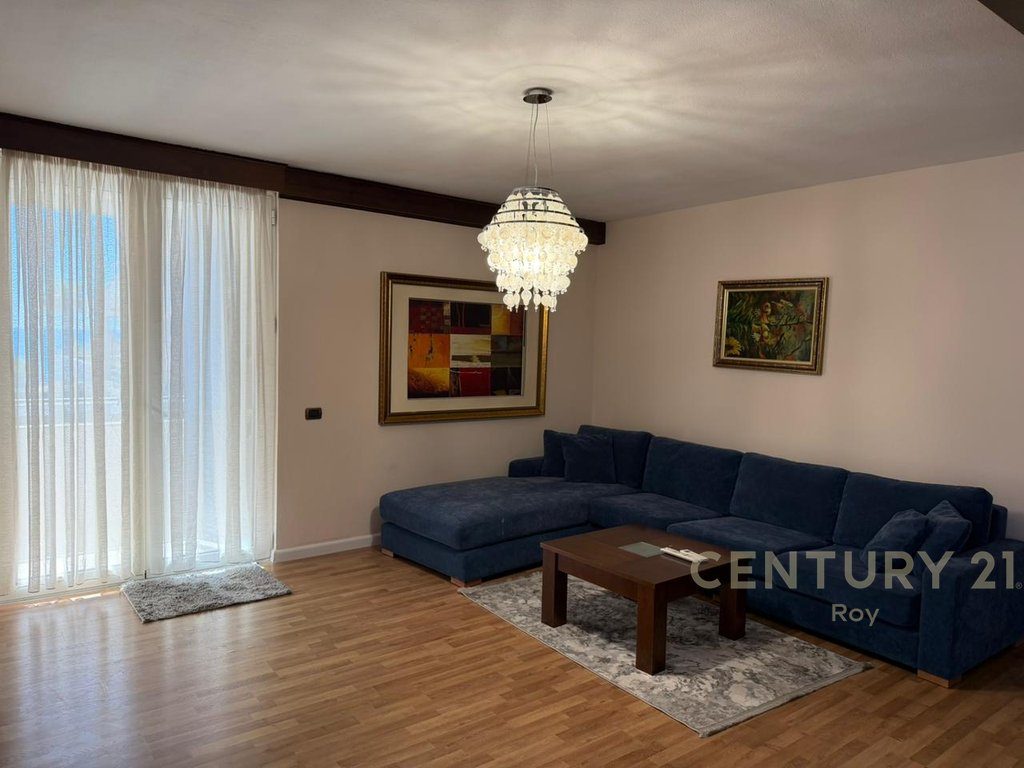 JEPET APARTAMENT 3+1+2  ME QERA NE VOLLGA , DURRES !