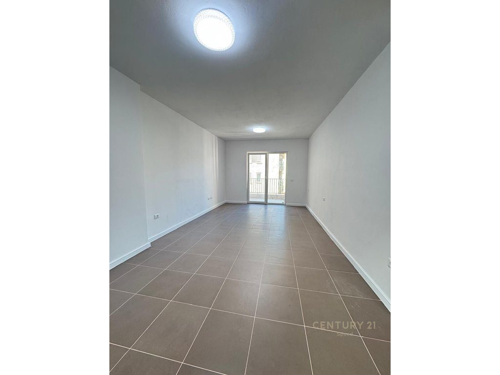 Jepet me qira Studio Apartament  tek Aura – Ideal për Zyra ose Banim !!