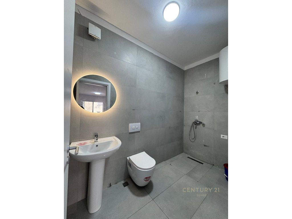 Jepet me qira Studio Apartament  tek Aura – Ideal për Zyra ose Banim !!