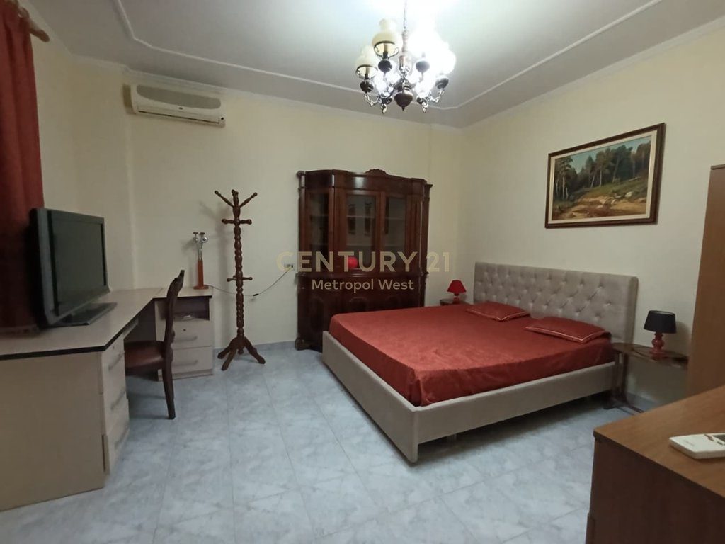 JEPET ME QIRA  APARTAMENT 3+1+2  PRANE PROKURORISE !