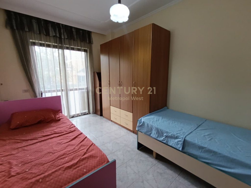 JEPET ME QIRA  APARTAMENT 3+1+2  PRANE PROKURORISE !