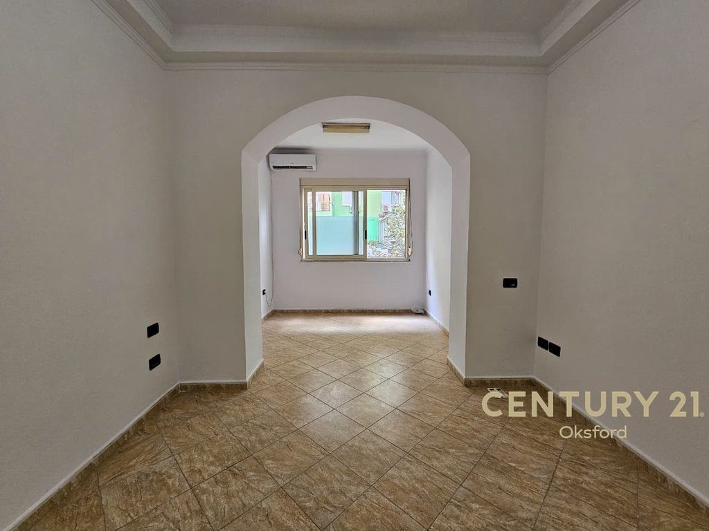 JEPET ME QERA APARTAMENT PER ZYRA NE BLLOK