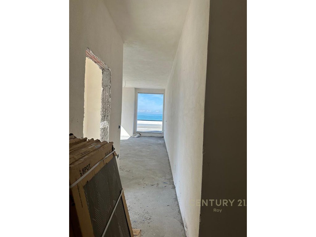 Penthouse 2+1 Shitet në Golem, Durrës - 300,000€ | 75 m² + 137m2 Verand Pamje Deti!