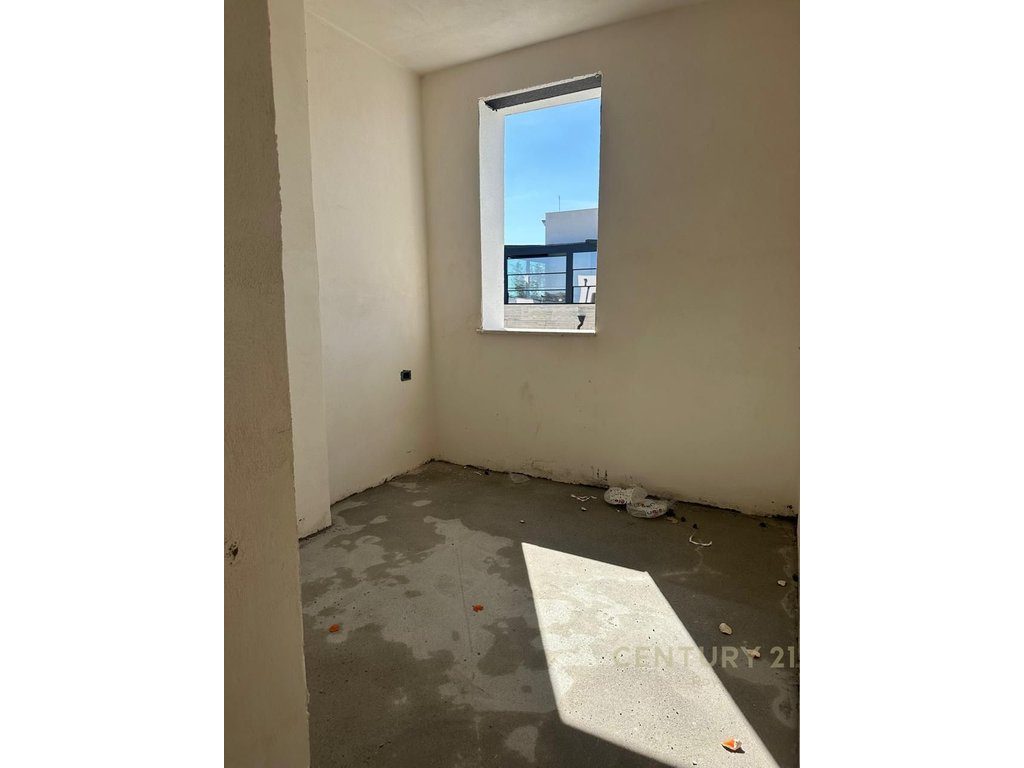 Penthouse 2+1 Shitet në Golem, Durrës - 300,000€ | 75 m² + 137m2 Verand Pamje Deti!