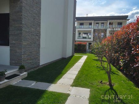 Dupleks per shitje 3+1+2 te Kopshti Zoologjik