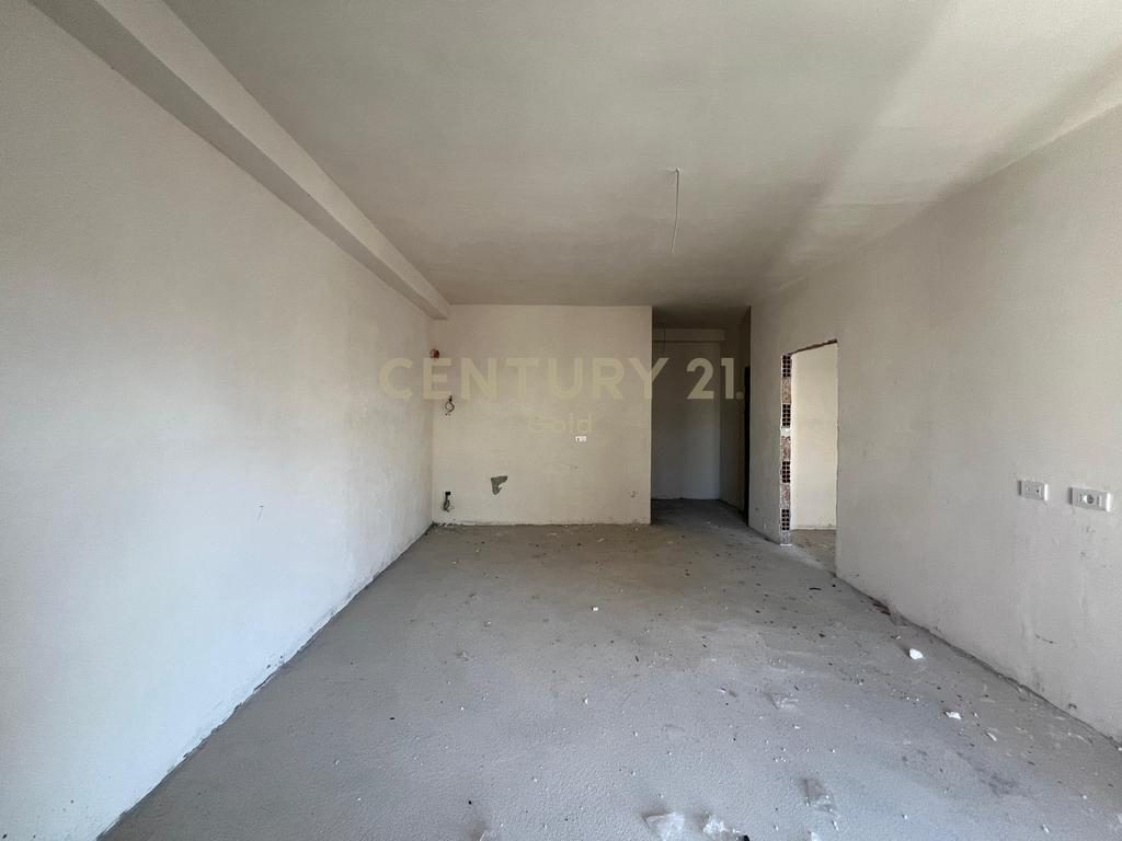 SHESIM APARTAMENT 1+1 PRANE SPITALIT AMERIKAN 2!