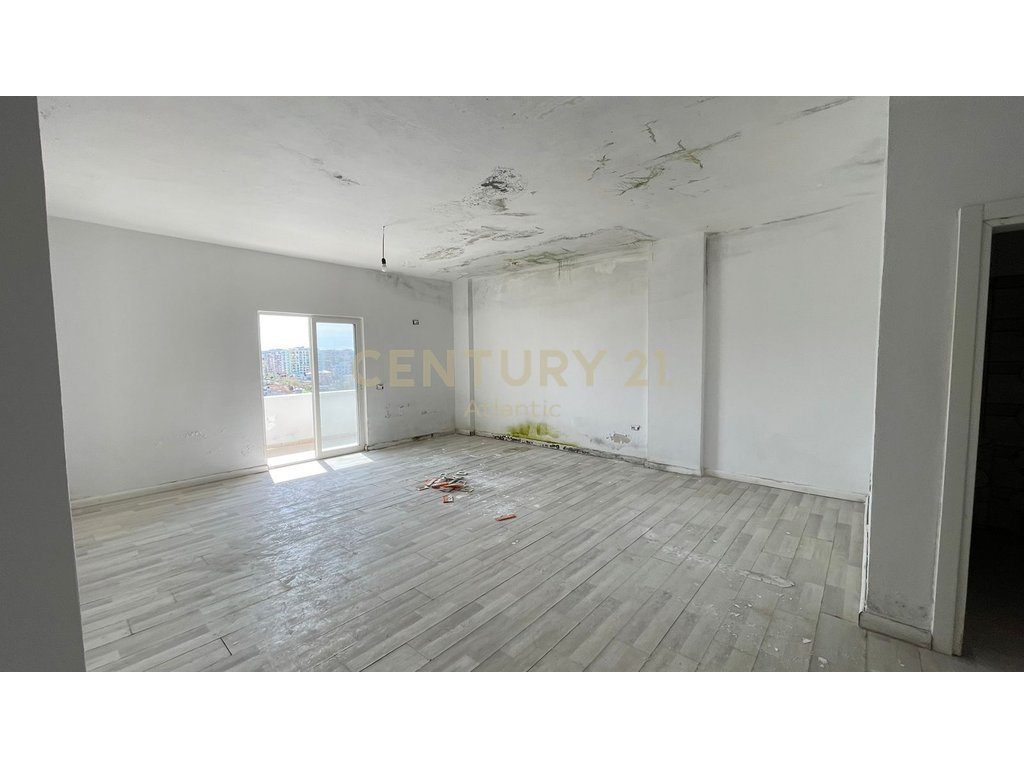 SHITET  APARTAMENT 2+1 NE PLAZH HEKURUDHA, DURRES!