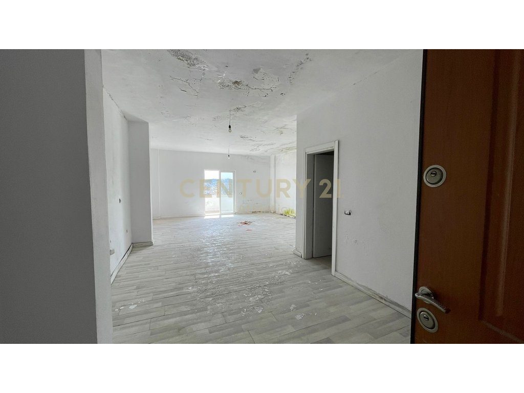 SHITET  APARTAMENT 2+1 NE PLAZH HEKURUDHA, DURRES!