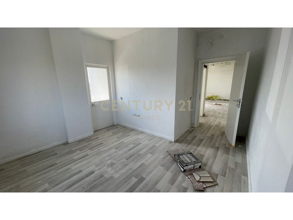 SHITET  APARTAMENT 2+1 NE PLAZH HEKURUDHA, DURRES!