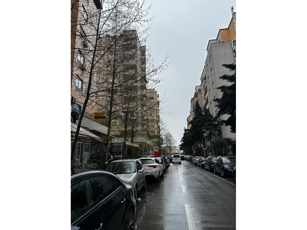 Ambient Komercial Për Shitje në Astir, Tiranë