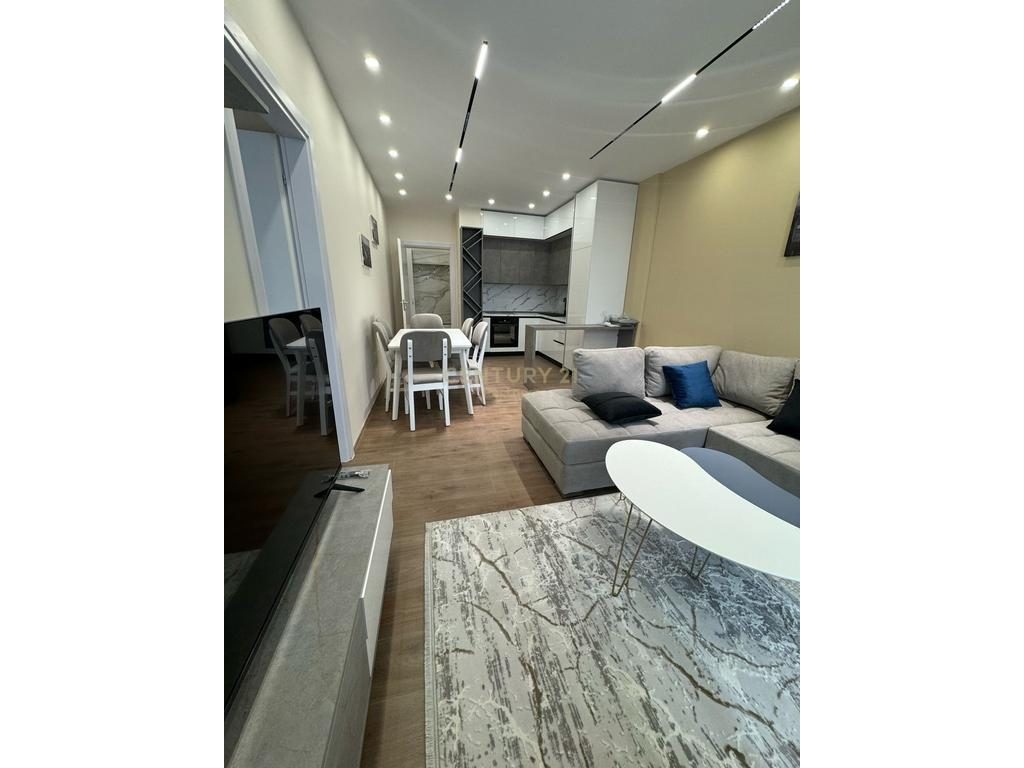 JAPIM ME QIRA APARTAMENT 2+1+POST PARKIMI KODRA E DIELLI!