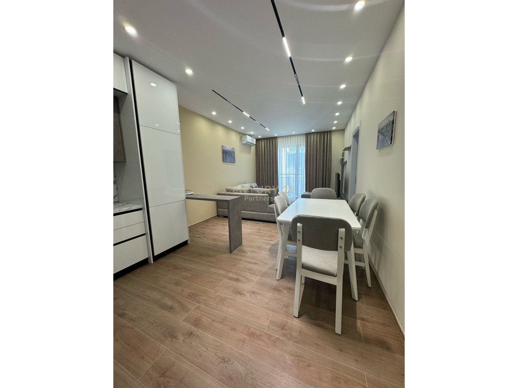 JAPIM ME QIRA APARTAMENT 2+1+POST PARKIMI KODRA E DIELLI!