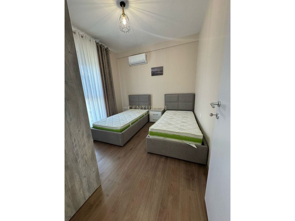 JAPIM ME QIRA APARTAMENT 2+1+POST PARKIMI KODRA E DIELLI!