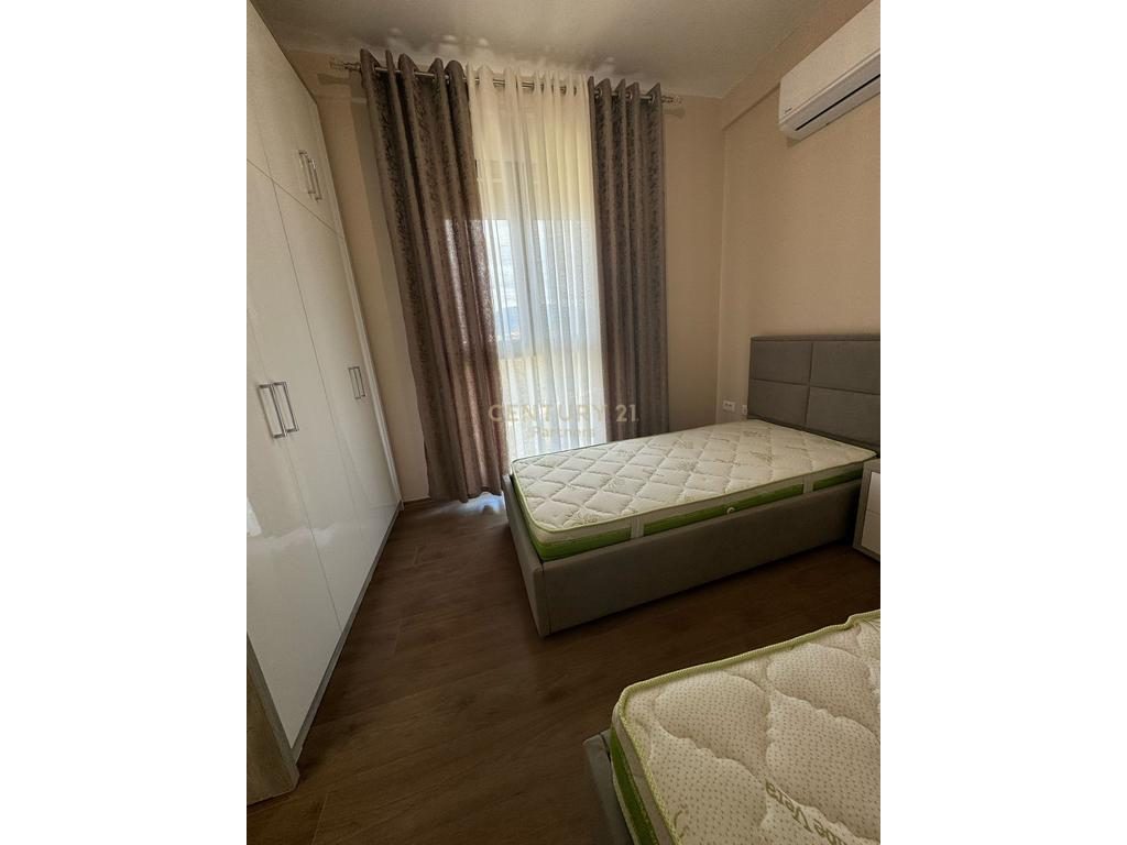 JAPIM ME QIRA APARTAMENT 2+1+POST PARKIMI KODRA E DIELLI!