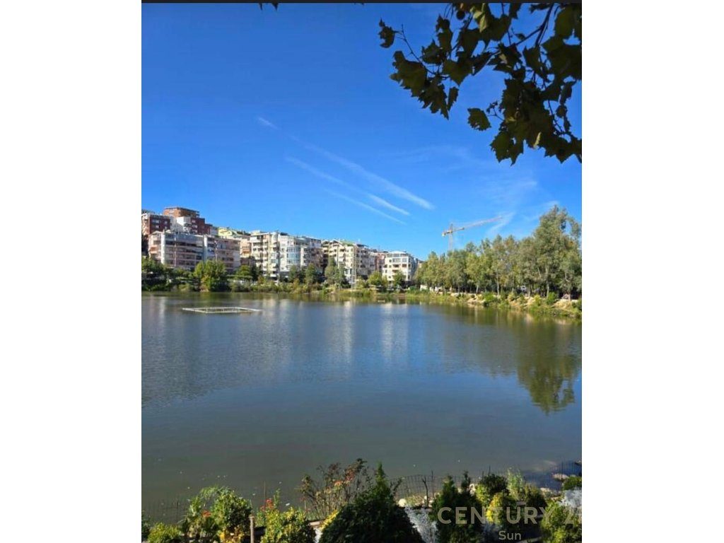 Penthouse 3+1+2 Në Shitje në Liqeni i Thatë, Tirana