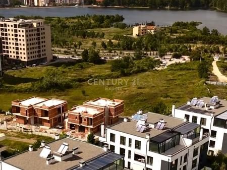 Penthouse 3+1+2 Në Shitje në Liqeni i Thatë, Tirana