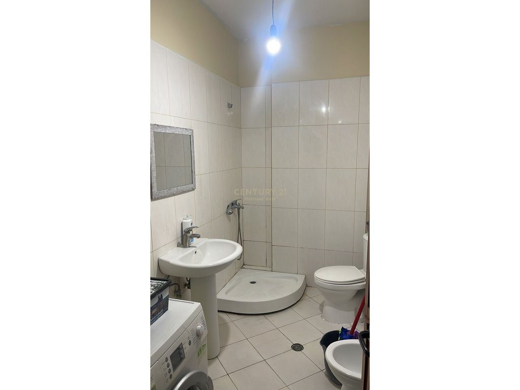APARTAMENT ME QIRA NE MEZEZ!