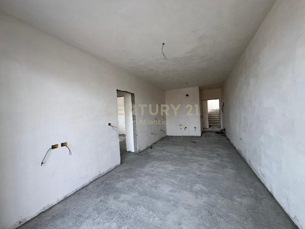 SHITET APARTAMENT 2+1 NE PLAZH RROTA E KUQE DURRES [ NDERTIM I RI ] !