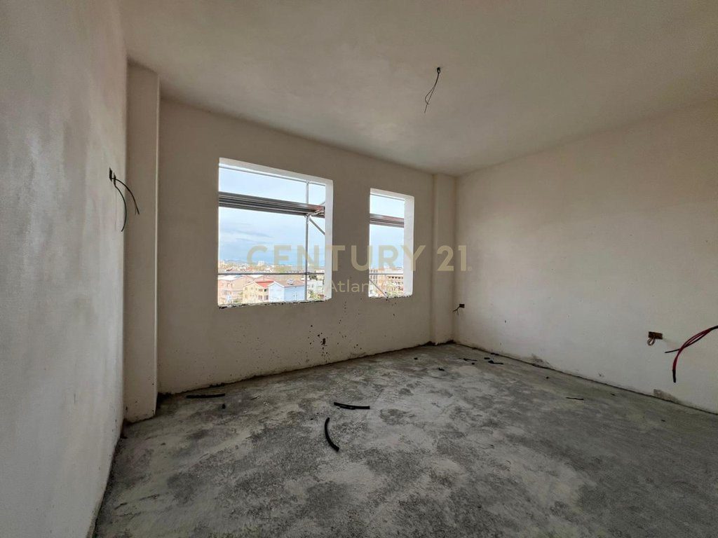 SHITET APARTAMENT 2+1 NE PLAZH RROTA E KUQE DURRES [ NDERTIM I RI ] !