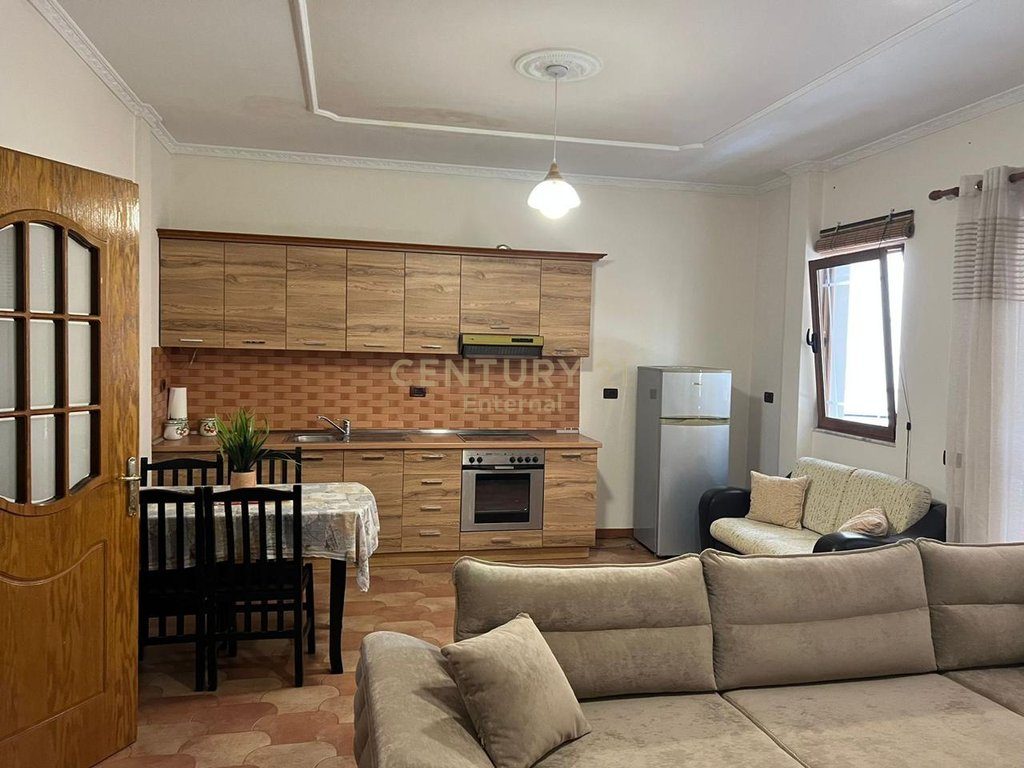 Apartament 2+1 Me Qira prane Gjimnazit Petro Nini Luarasi, Tirana e Re