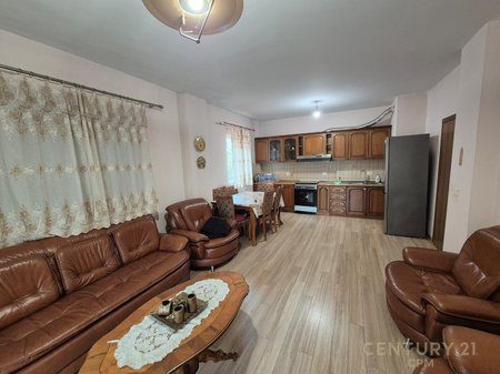JEPET ME QIRA APARTAMENT 2+1 TEK KIKA 2