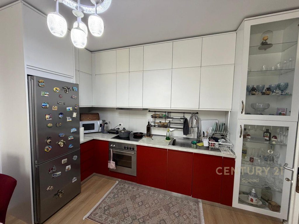 Shesim apartament 2+1+2 ne Rrugen "5 Maji"!