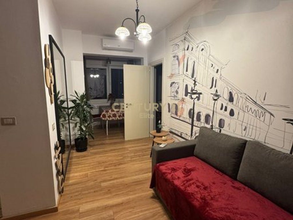 Apartament 1+1 me qira prane 21 Dhjetorit