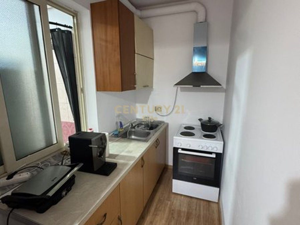 Apartament 1+1 me qira prane 21 Dhjetorit