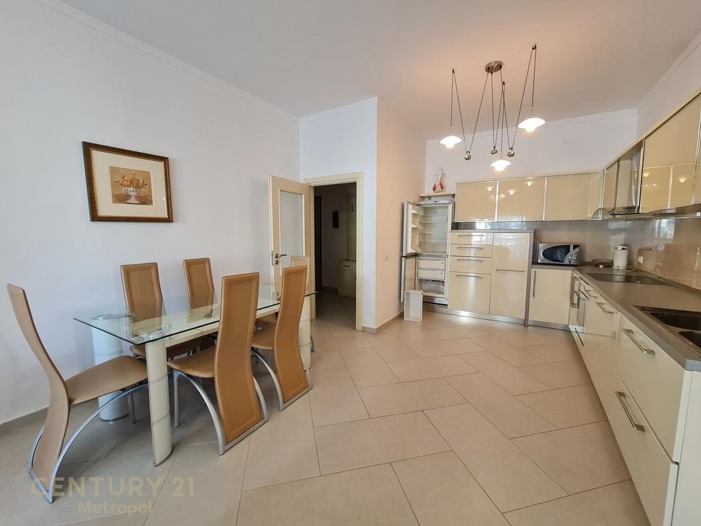 APARTAMENT PER QIRA 2+1+2, KOPSHTI ZOOLOGJIK!