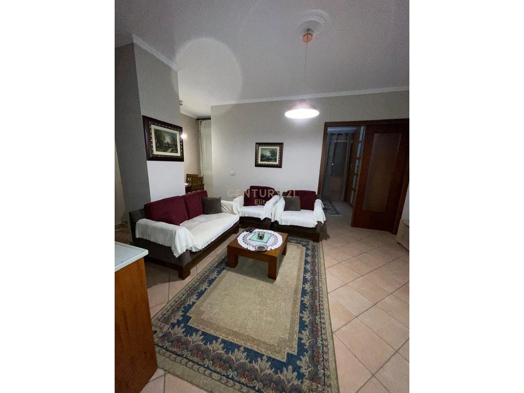 Apartament 1+1 për Qira pranë Sheshit Willson | 56 m² | 650€