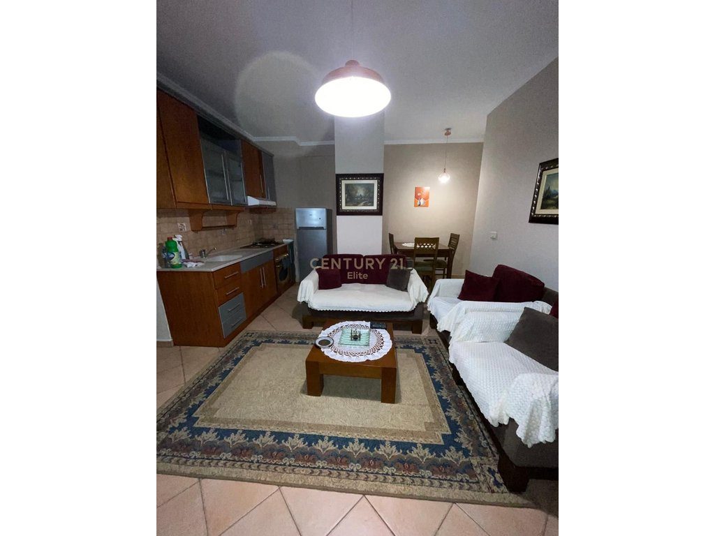 Apartament 1+1 për Qira pranë Sheshit Willson | 56 m² | 650€