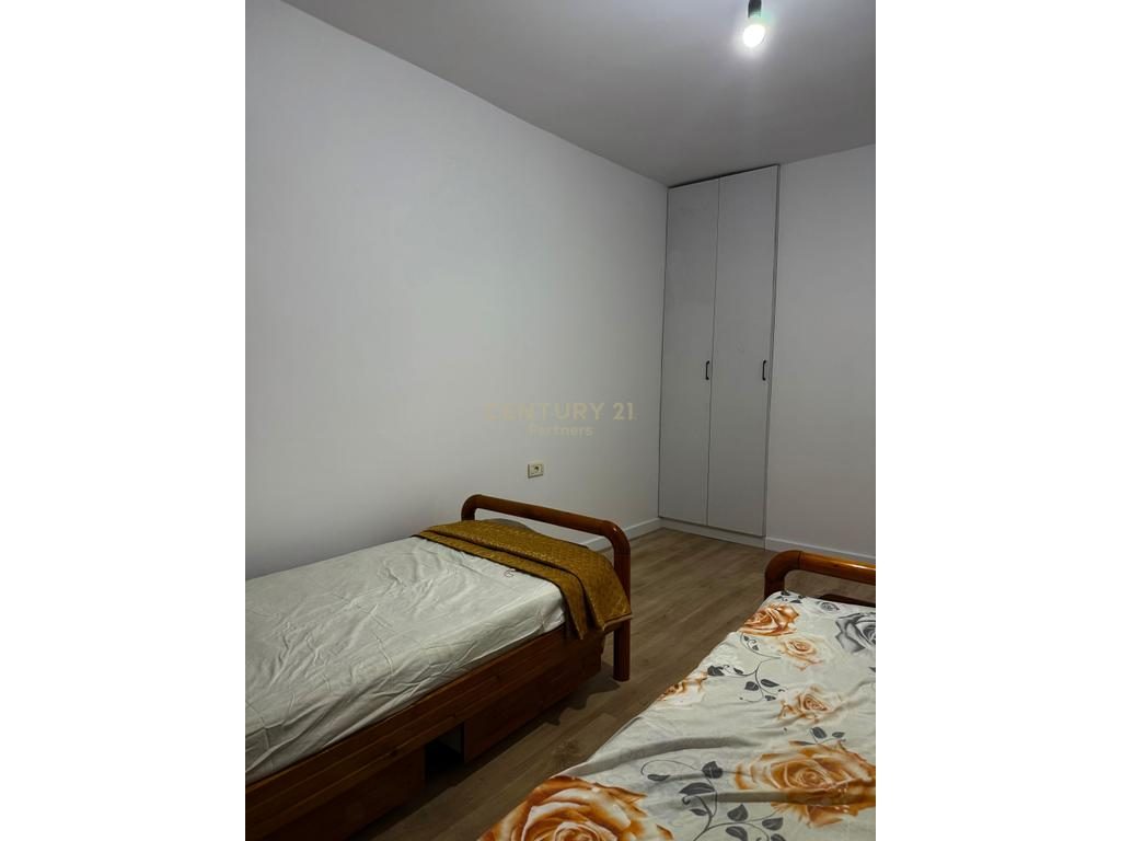 Apartament 3+1+Ballkon tek Thesari, Fresku