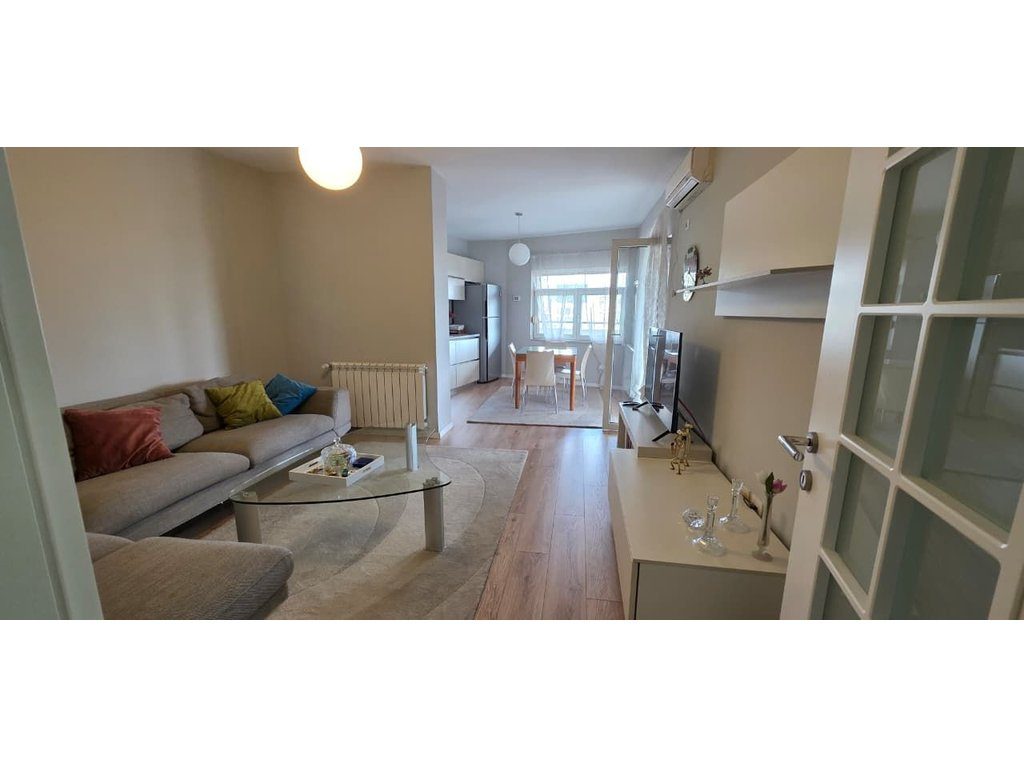 NË HYRJE DON BOSKO – PRANË ZOGUT TË ZI! SUPER APARTAMENT 2+1+2 ME VERANDË|26 m² | PËR SHITJE! (VIDEO) - Century 21 Alban...