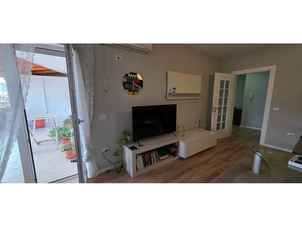 NË HYRJE DON BOSKO – PRANË ZOGUT TË ZI! SUPER APARTAMENT 2+1+2 ME VERANDË|26 m² | PËR SHITJE! (VIDEO) - Century 21 Alban...