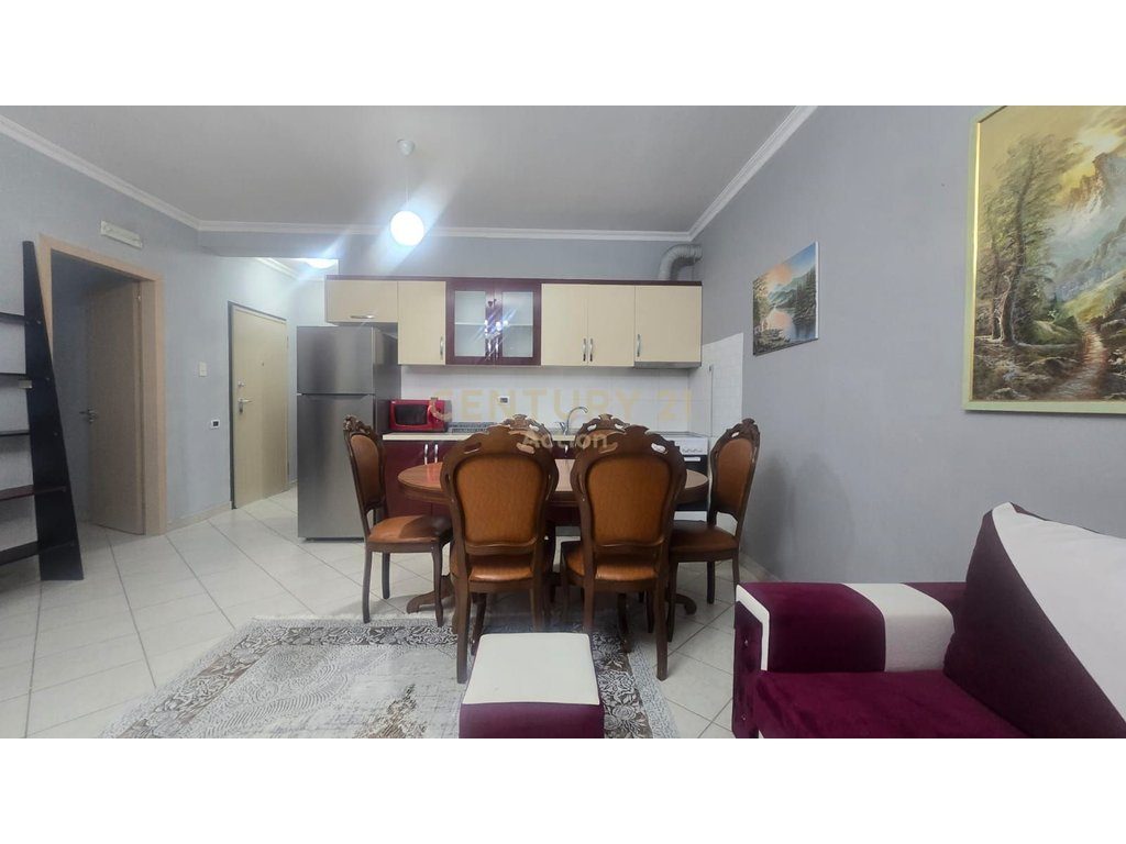 JAPIM ME QIRA APARTAMENT 2+1,ISH TREGU ELEKTRIK!