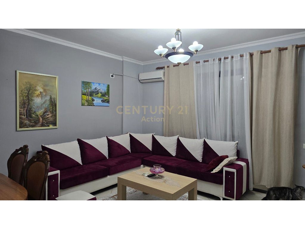 JAPIM ME QIRA APARTAMENT 2+1,ISH TREGU ELEKTRIK!