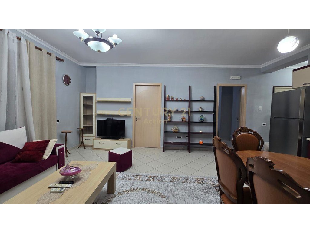 JAPIM ME QIRA APARTAMENT 2+1,ISH TREGU ELEKTRIK!