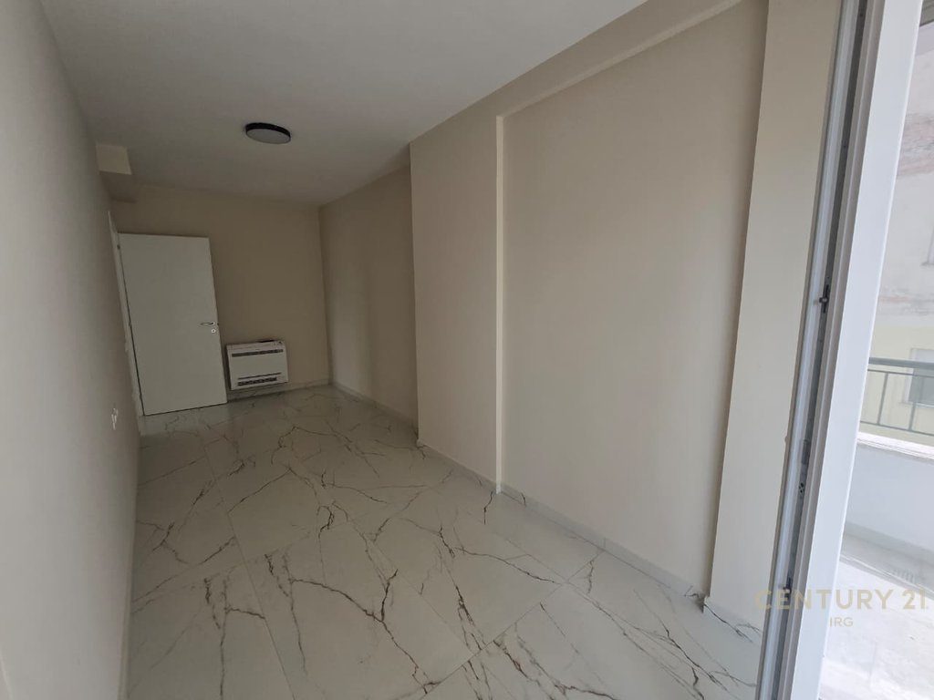 APARTAMENT 2+1 BOSH PER QIRA TE 'DONIKA CENTER'!