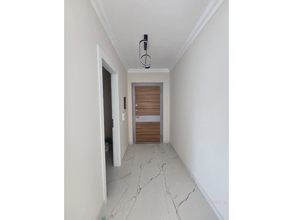 APARTAMENT 2+1 BOSH PER QIRA TE 'DONIKA CENTER'!