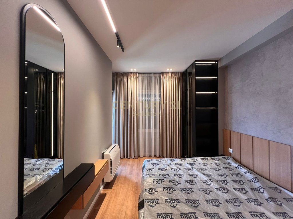 APARTAMENT 1+1 PER SHITJE PRANE PALLATIT ME SHIGJETA !