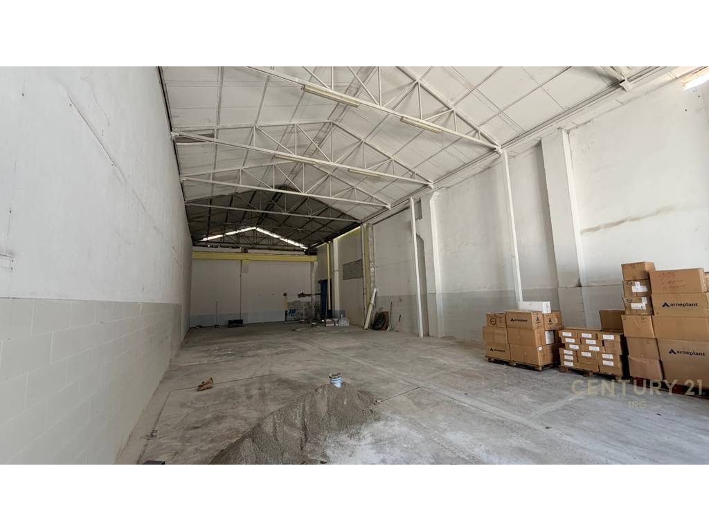 JEPET ME QIRA MAGAZINE 600M2 TEK RRUGA JORDAN MISJA !