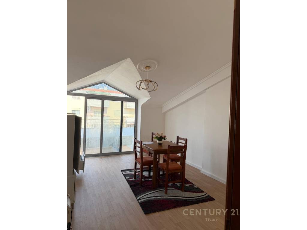 Shitet apartament 1+1 ne Fresk