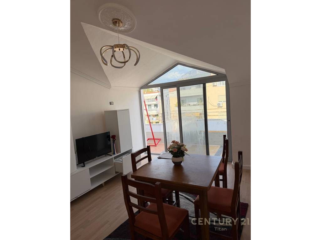 Shitet apartament 1+1 ne Fresk